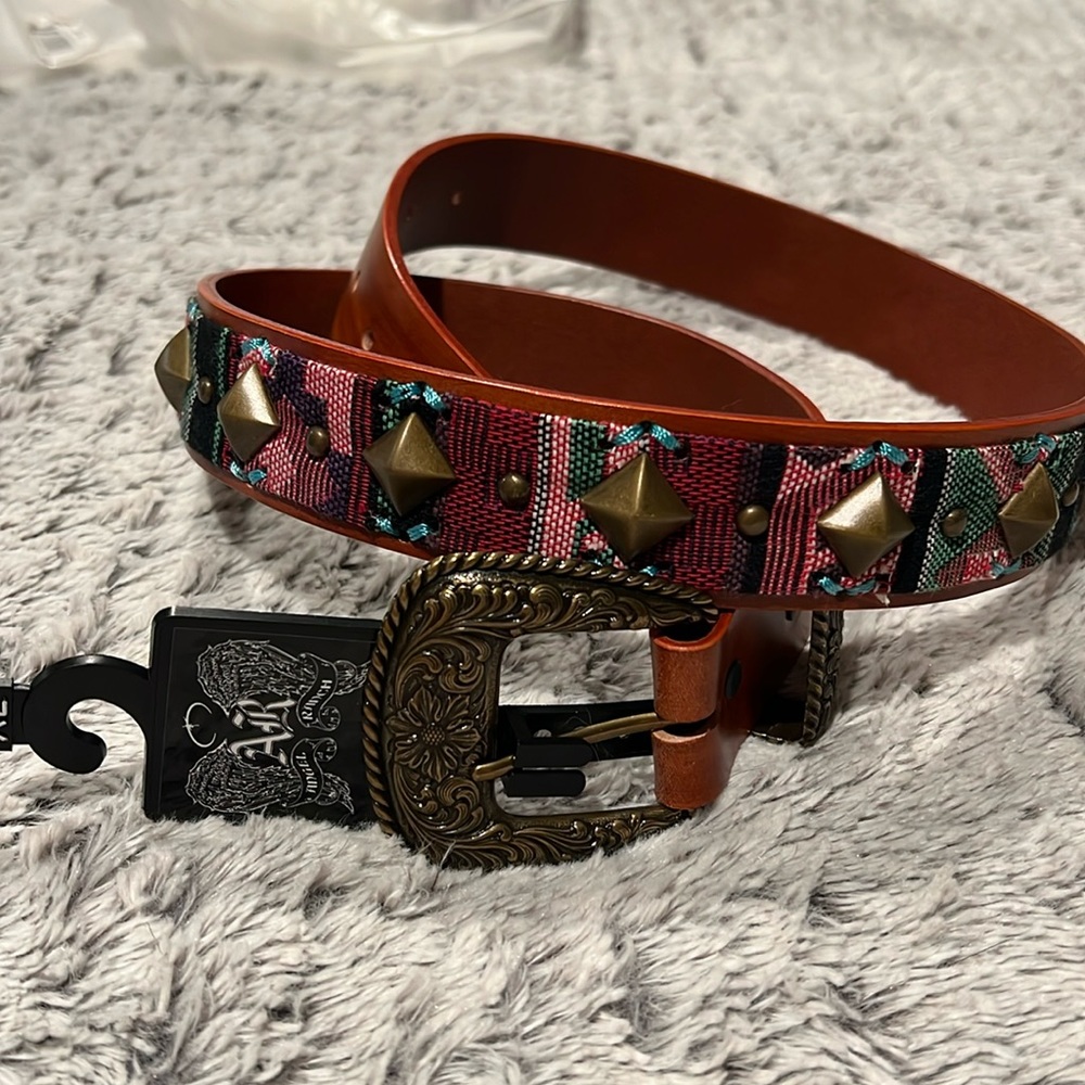 Angel Ranch western belt in size XL with metal detailing & southwestern pattern